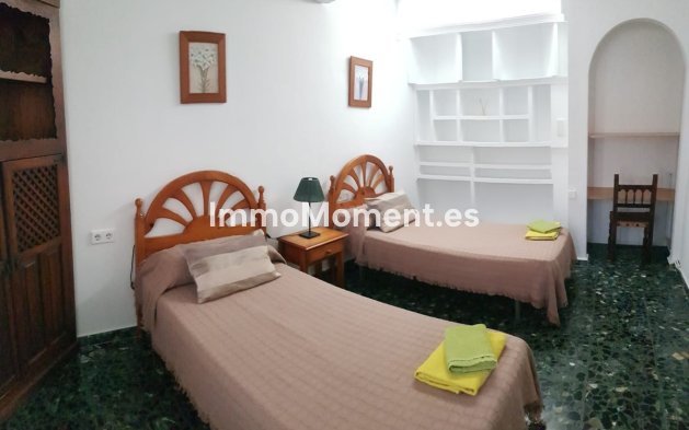 Wiederverkauf - Villa -   Inländisch - Alhaurín de la Torre