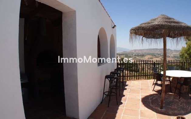 Wiederverkauf - Villa -   Inländisch - Alhaurín de la Torre