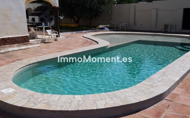 Wiederverkauf - Villa -   Inländisch - Alhaurín de la Torre