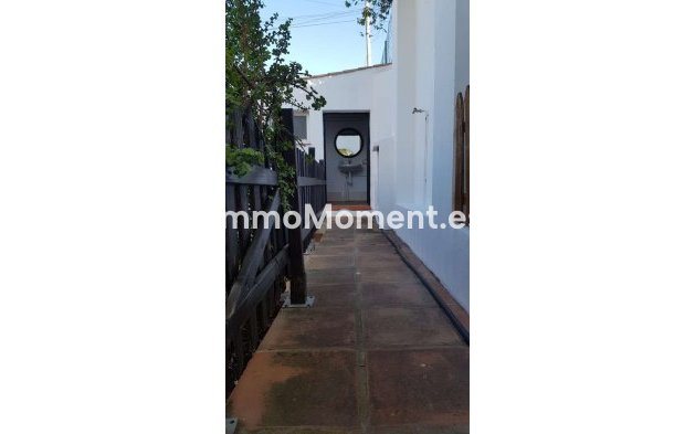 Wiederverkauf - Villa -   Inländisch - Alhaurín de la Torre