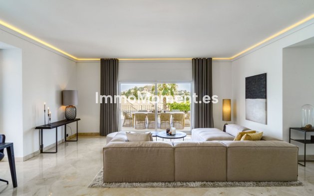 Wiederverkauf - Villa - Marbella - Nueva Andalucía