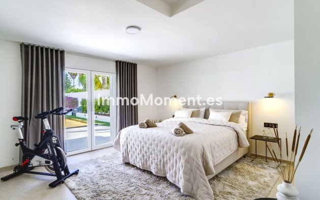 Wiederverkauf - Villa - Marbella - Nueva Andalucía