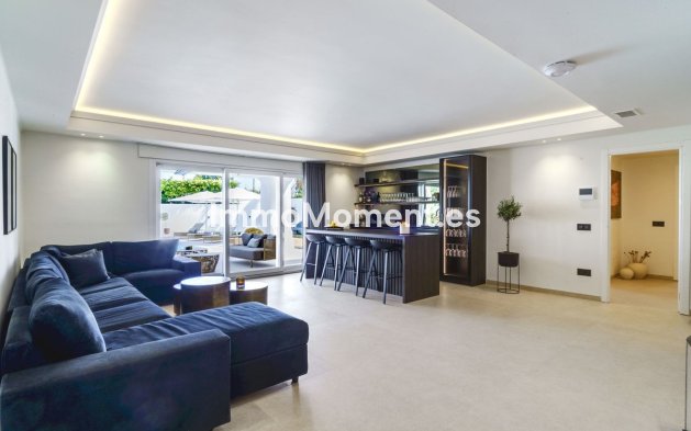 Wiederverkauf - Villa - Marbella - Nueva Andalucía