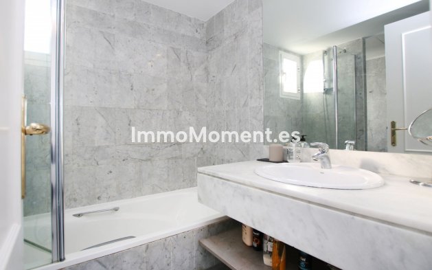 Revente - Appartement - Marbella - Nueva Andalucía