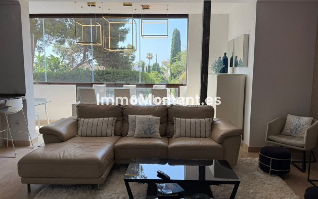 Wiederverkauf - Wohnung - Estepona  - Estepona Centro