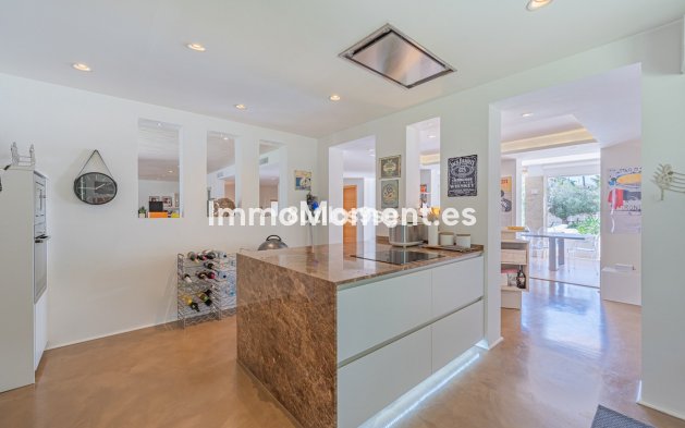 Wiederverkauf - Villa - Marbella - Nueva Andalucía