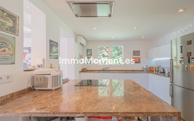 Wiederverkauf - Villa - Marbella - Nueva Andalucía