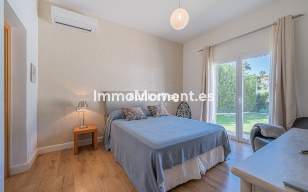 Wiederverkauf - Villa - Marbella - Nueva Andalucía