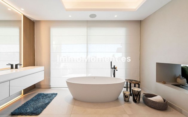 Wiederverkauf - Villa - Marbella - Nueva Andalucía