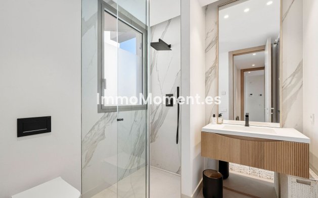 Wiederverkauf - Villa - Marbella - Nueva Andalucía