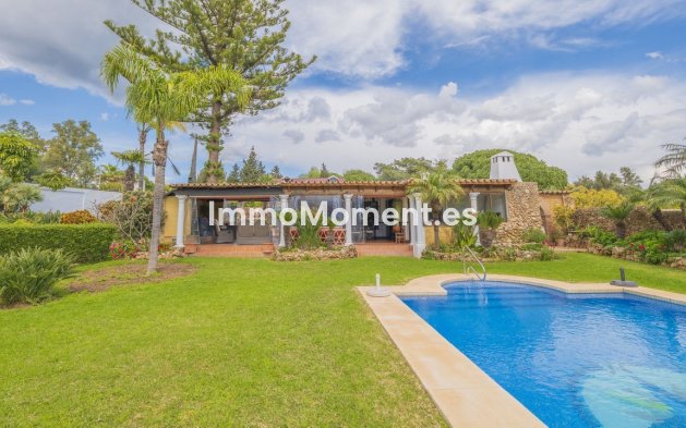 Resale - Villa - Marbella - Las Chapas