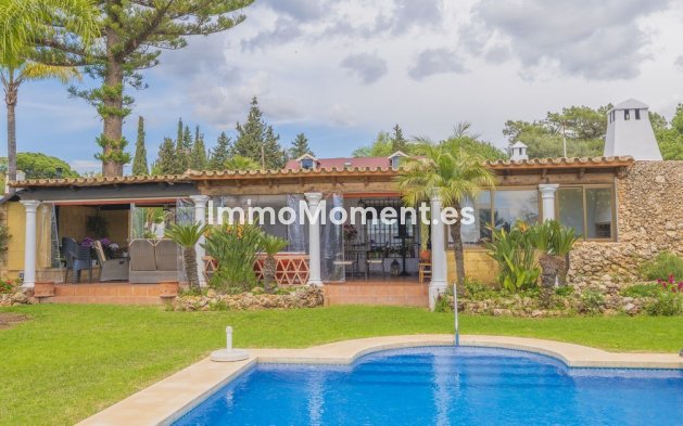 Resale - Villa - Marbella - Las Chapas