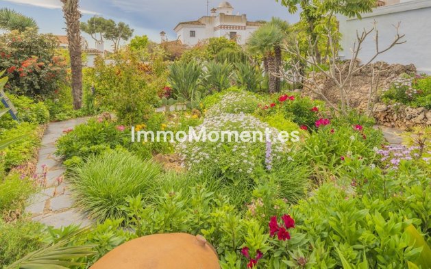 Resale - Villa - Marbella - Las Chapas