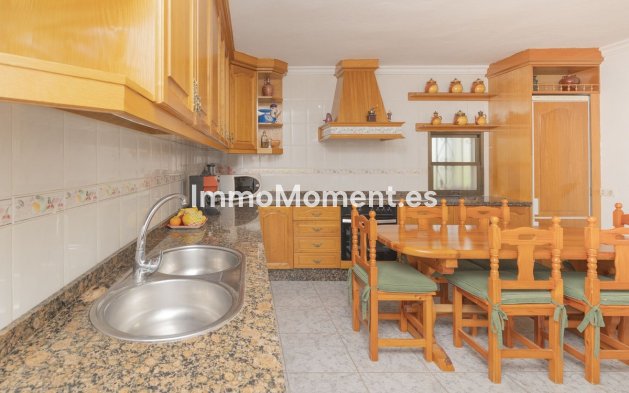 Resale - Villa - Marbella - Las Chapas