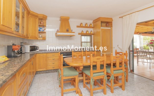 Resale - Villa - Marbella - Las Chapas