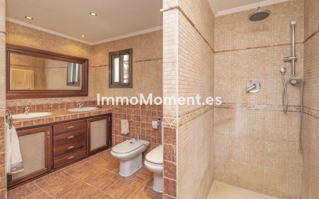 Resale - Villa - Marbella - Las Chapas