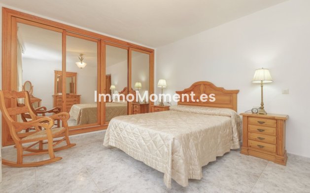 Resale - Villa - Marbella - Las Chapas