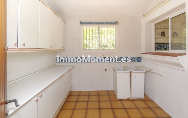 Reventa - Villa - Marbella - Marbella Centro