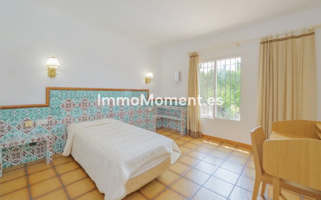 Reventa - Villa - Marbella - Marbella Centro