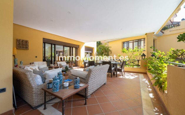 Resale - Apartment - Marbella - Puerto Banús