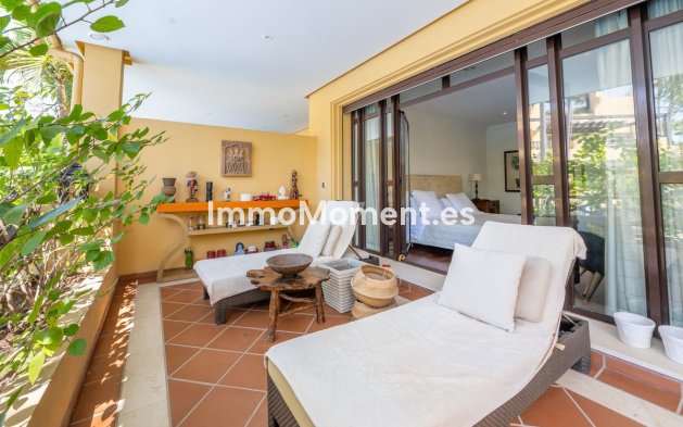 Resale - Apartment - Marbella - Puerto Banús