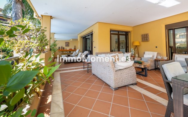Resale - Apartment - Marbella - Puerto Banús