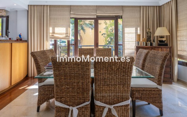 Resale - Apartment - Marbella - Puerto Banús