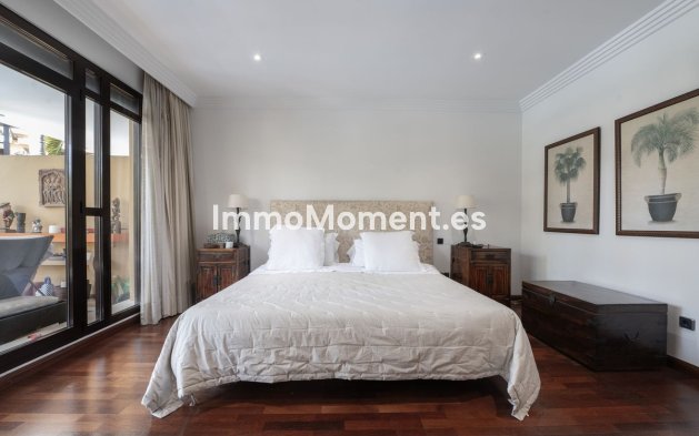 Resale - Apartment - Marbella - Puerto Banús