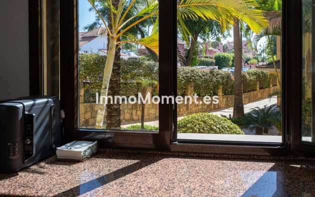 Resale - Apartment - Marbella - Puerto Banús