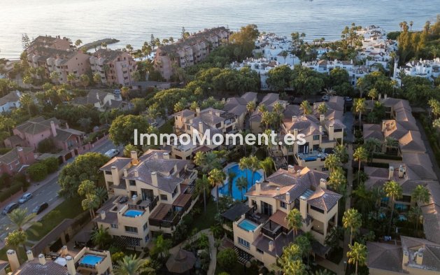 Resale - Apartment - Marbella - Puerto Banús