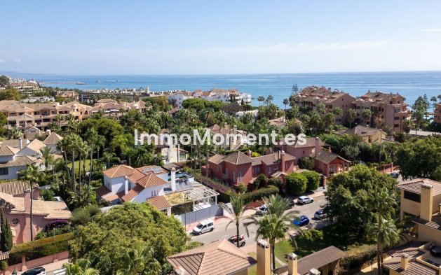 Resale - Apartment - Marbella - Puerto Banús