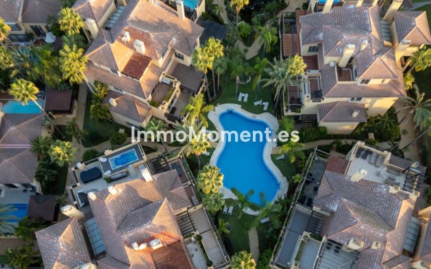 Resale - Apartment - Marbella - Puerto Banús