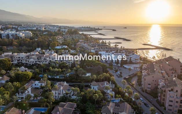 Resale - Apartment - Marbella - Puerto Banús