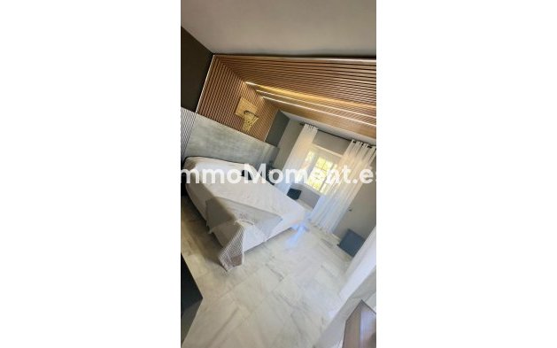 Resale - Villa - Marbella - Guadalmina Alta