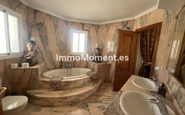 Resale - Villa - Marbella - San Pedro de Alcántara