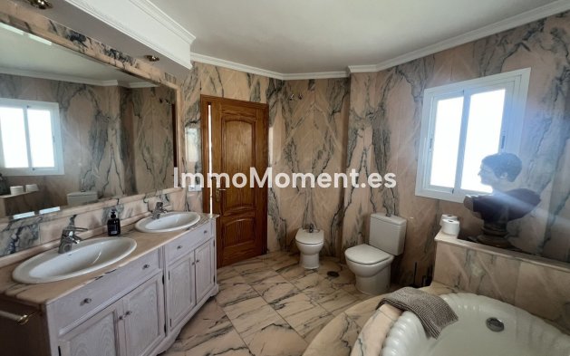 Resale - Villa - Marbella - San Pedro de Alcántara