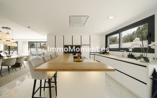 Wiederverkauf - Villa - Marbella - Nueva Andalucía