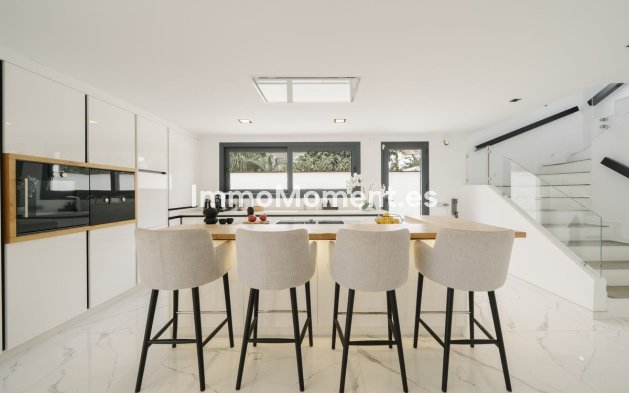 Wiederverkauf - Villa - Marbella - Nueva Andalucía