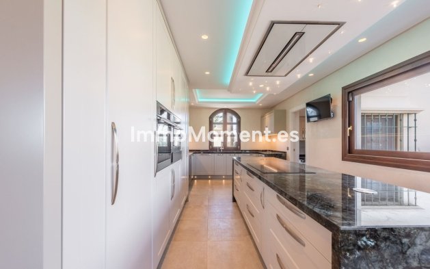 Bestaande woning - Villa - Estepona  - Estepona Centro