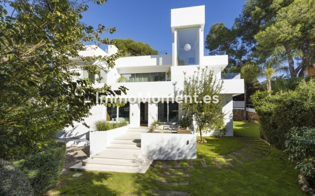Wiederverkauf - Villa - Marbella - Nueva Andalucía
