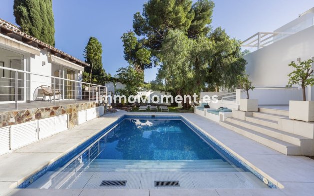 Wiederverkauf - Villa - Marbella - Nueva Andalucía