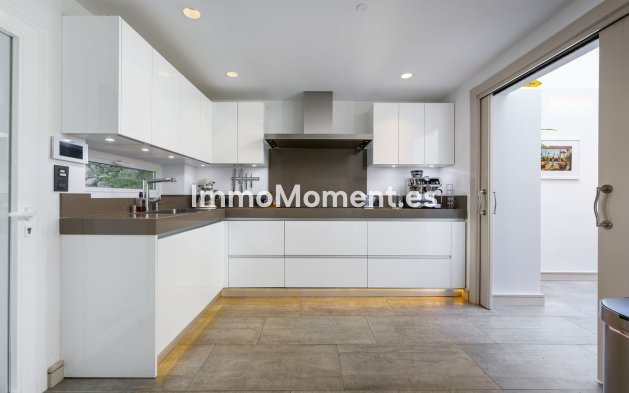 Wiederverkauf - Villa - Marbella - Nueva Andalucía