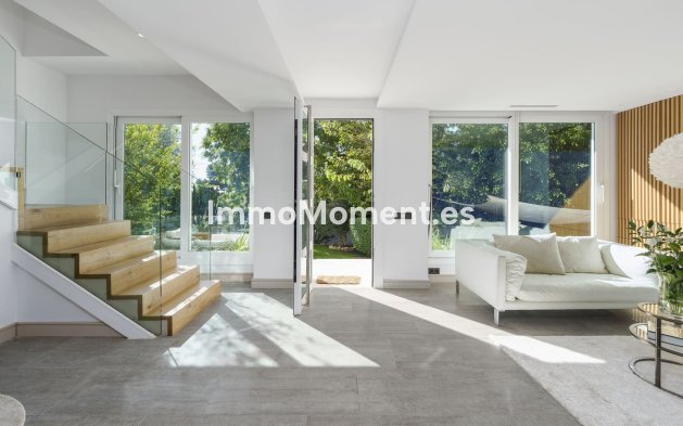 Wiederverkauf - Villa - Marbella - Nueva Andalucía