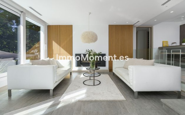 Wiederverkauf - Villa - Marbella - Nueva Andalucía