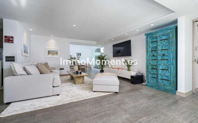 Wiederverkauf - Villa - Marbella - Nueva Andalucía