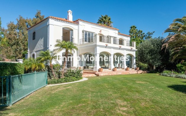 Wiederverkauf - Villa - Marbella - Nueva Andalucía