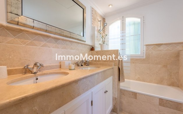 Wiederverkauf - Villa - Marbella - Nueva Andalucía