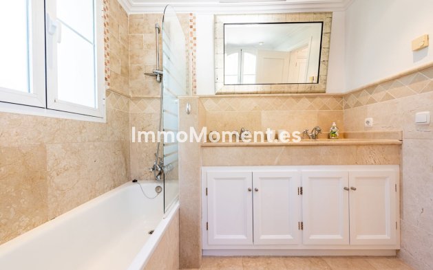 Wiederverkauf - Villa - Marbella - Nueva Andalucía