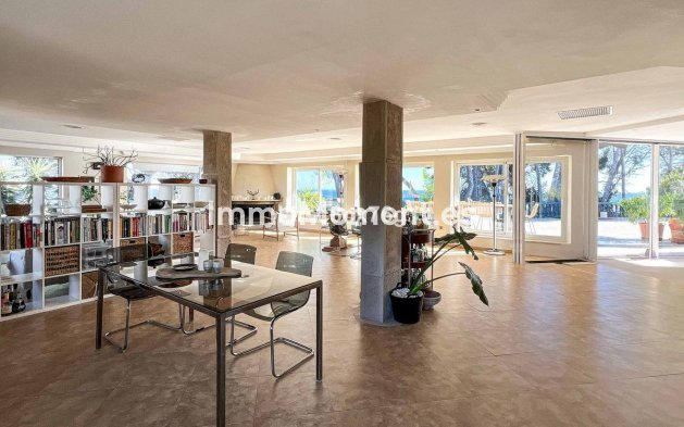 Resale - Villa - Torremolinos