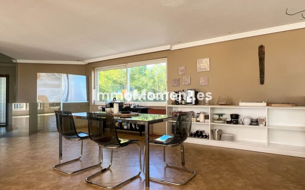 Resale - Villa - Torremolinos